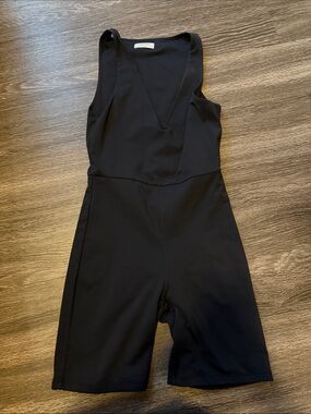 Babaton Black Sleeveless V-Neck Jumpsuit Romper